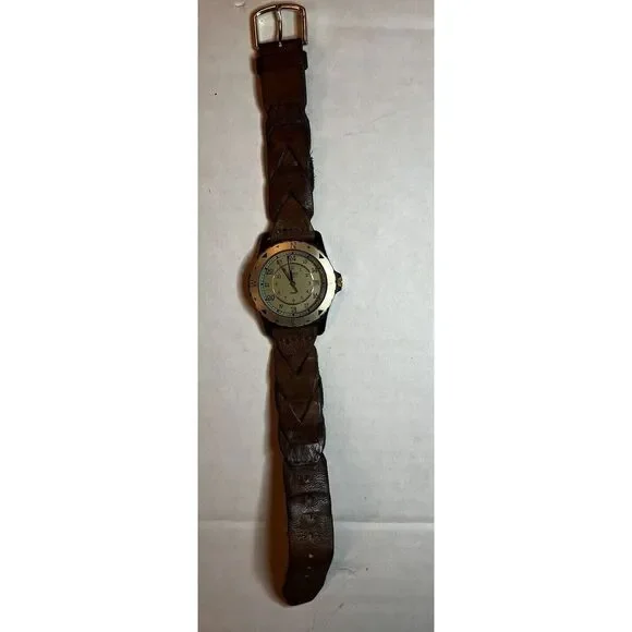 Vintage timex safari TIMEX 395 LA CELL ‎ #YN8810